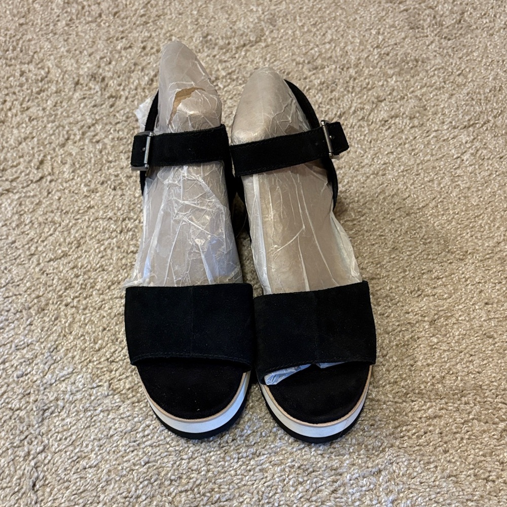 Toms Black Women's wedge Sandals
